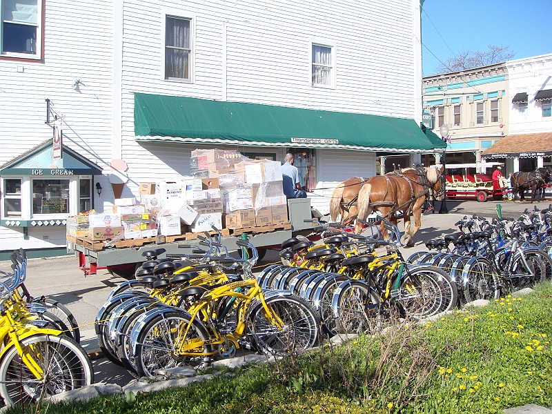 038 Memorial Day [2008 May 23].JPG - Scenes from Mackinac Island.